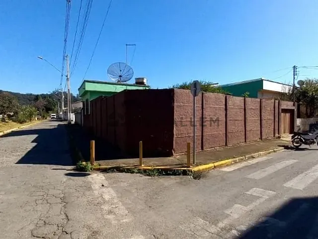 Casa com 234m² 2 quartos e 1 banheiro, à venda, no bairro Avenida em Itajubá
