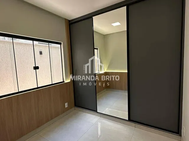 Casa 3 quartos e 4 banheiros, à venda, no bairro Jardim Atlântico em Goiânia