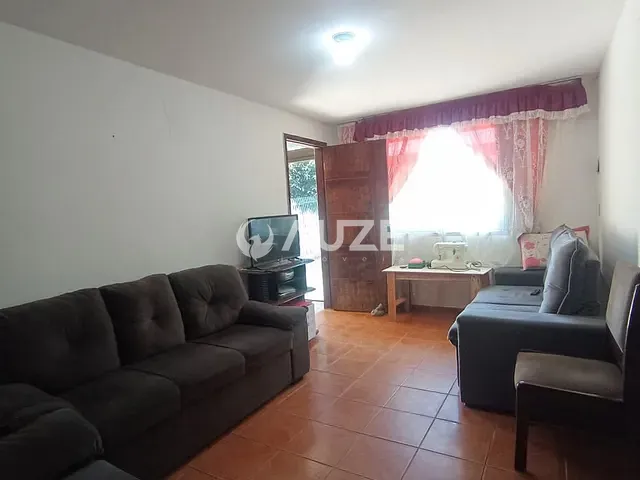 Casa 2 quartos e 2 banheiros, à venda, no bairro São Dimas em Colombo