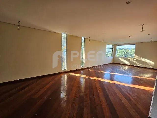 Casa com 400m² 4 quartos e 6 banheiros, à venda, no bairro Jardim Ibiratiba em São Paulo
