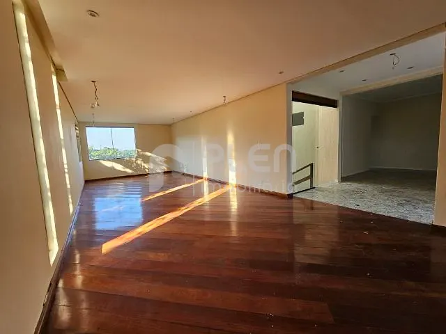 Casa com 400m² 4 quartos e 6 banheiros, à venda, no bairro Jardim Ibiratiba em São Paulo