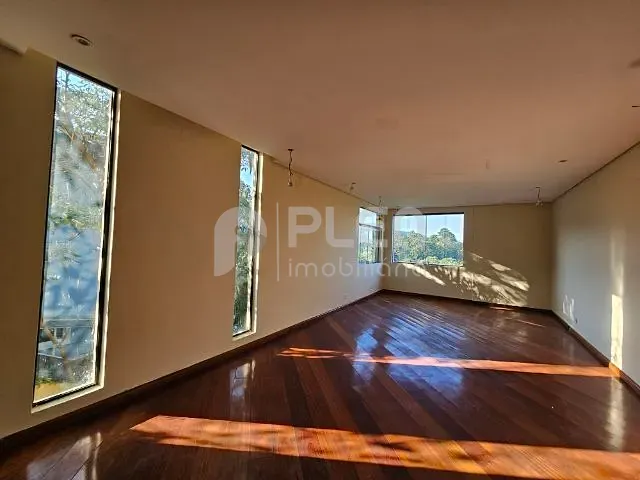 Casa com 400m² 4 quartos e 6 banheiros, à venda, no bairro Jardim Ibiratiba em São Paulo