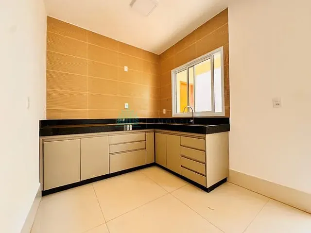 Casa 3 quartos e 3 banheiros, à venda, no bairro Vila União em Catalão