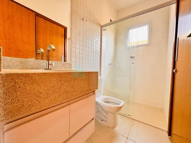 Casa 3 quartos e 3 banheiros, à venda, no bairro Vila União em Catalão