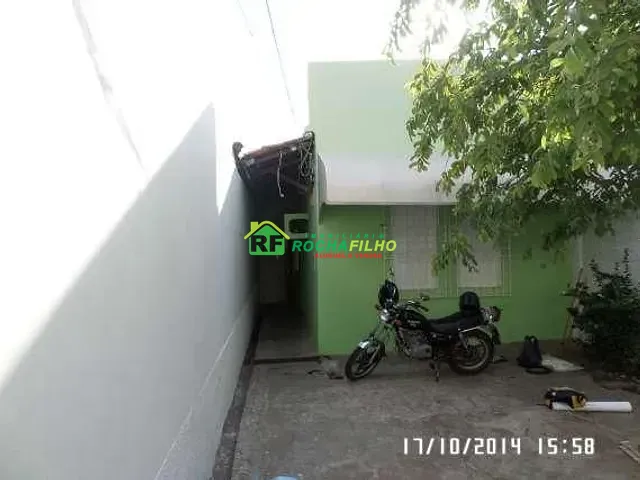 Casa com 300m², para alugar, no bairro Centro em Teresina