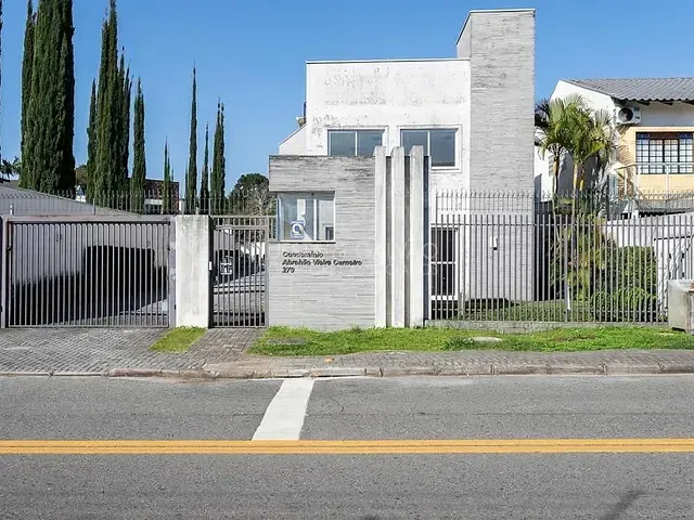 Casa com 129m² 3 quartos e 4 banheiros, à venda, no bairro Ahú em Curitiba