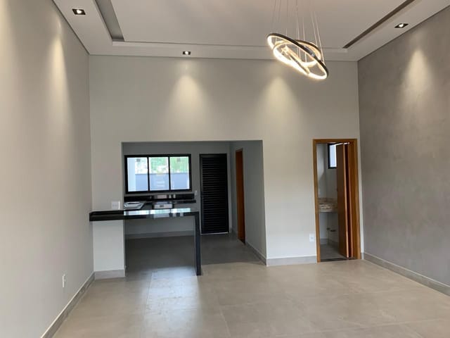 Casa com 300m² 3 quartos e 4 banheiros, à venda, no bairro Residencial Central Parque em Salto