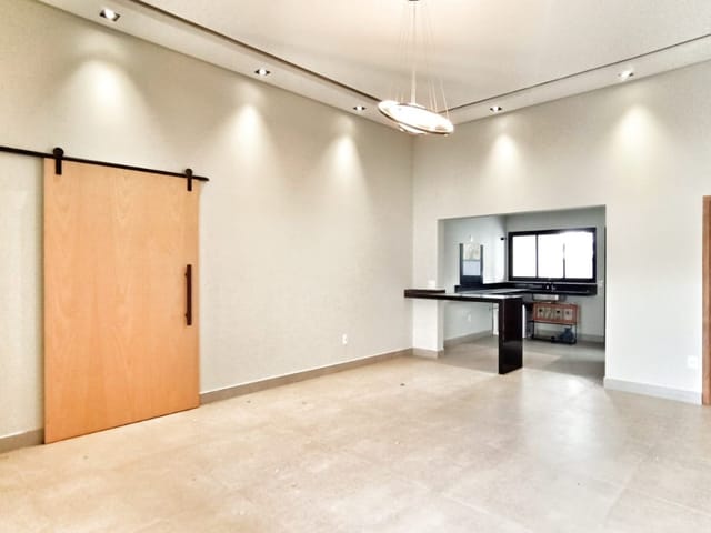 Casa com 300m² 3 quartos e 4 banheiros, à venda, no bairro Residencial Central Parque em Salto