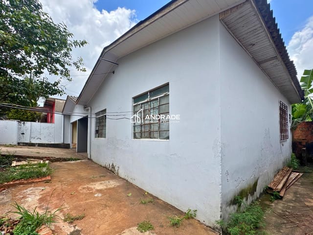 Casa com 180m² 2 quartos e 1 banheiro, à venda, no bairro Jardim América em Apucarana