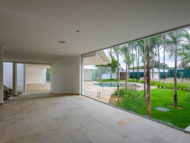 Casa com 2900m² 4 quartos e 8 banheiros, à venda, no bairro Setor de Habitações Individuais Sul em Brasília