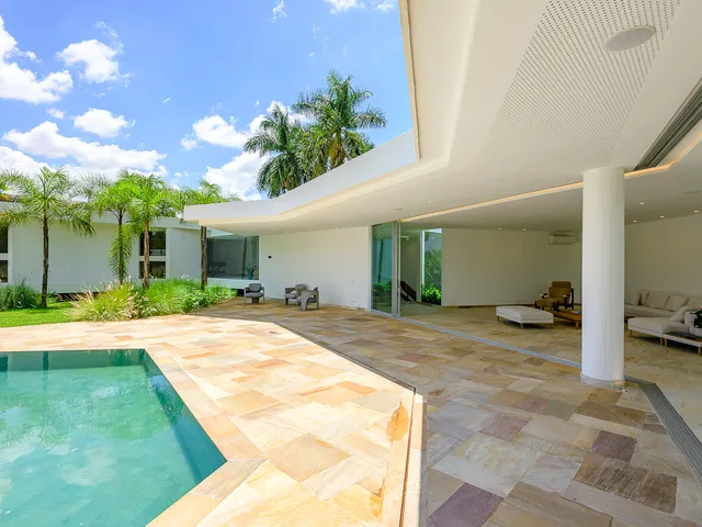 Casa com 2900m² 4 quartos e 8 banheiros, à venda, no bairro Setor de Habitações Individuais Sul em Brasília
