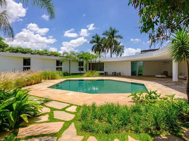 Casa com 2900m² 4 quartos e 8 banheiros, à venda, no bairro Setor de Habitações Individuais Sul em Brasília
