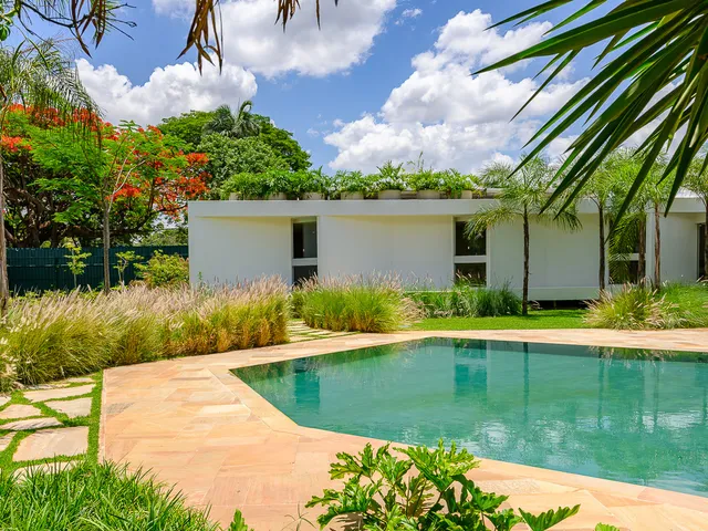 Casa com 2900m² 4 quartos e 8 banheiros, à venda, no bairro Setor de Habitações Individuais Sul em Brasília