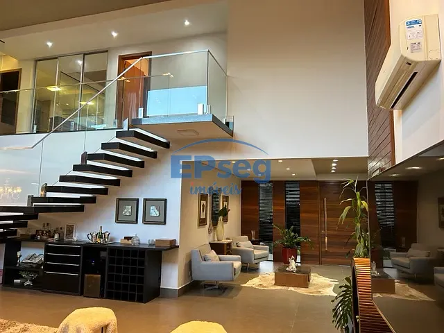 Casa com 700m² 5 quartos e 7 banheiros, à venda, no bairro Esperança em Londrina