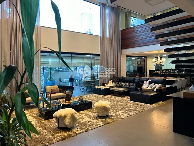 Casa com 700m² 5 quartos e 7 banheiros, à venda, no bairro Esperança em Londrina