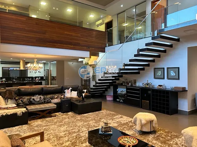 Casa com 700m² 5 quartos e 7 banheiros, à venda, no bairro Esperança em Londrina