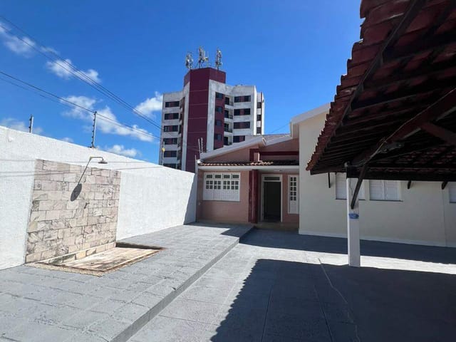 Casa 4 quartos e 5 banheiros, para alugar, no bairro Ponto Novo em Aracaju