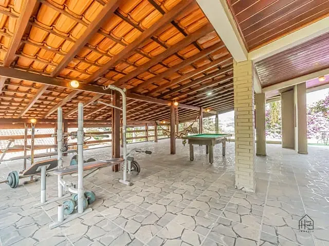 Casa com 2000m² 5 quartos e 6 banheiros, à venda, no bairro Parque Dom Henrique em Cotia