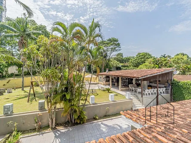 Casa com 2000m² 5 quartos e 6 banheiros, à venda, no bairro Parque Dom Henrique em Cotia