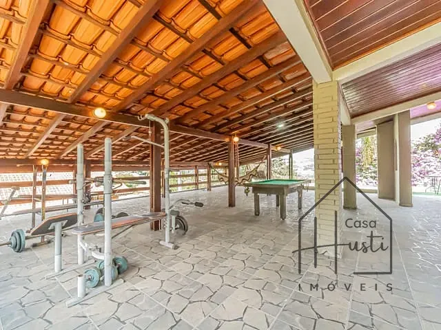 Casa com 2000m² 5 quartos e 6 banheiros, à venda, no bairro Parque Dom Henrique em Cotia