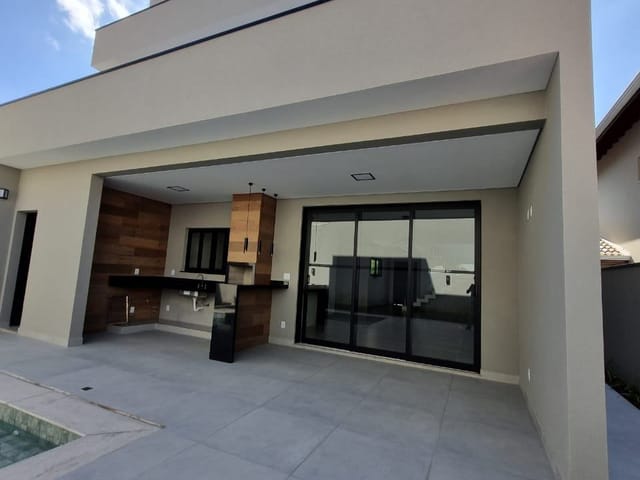 Casa com 300m² 3 quartos e 5 banheiros, à venda, no bairro Bosque em Vinhedo
