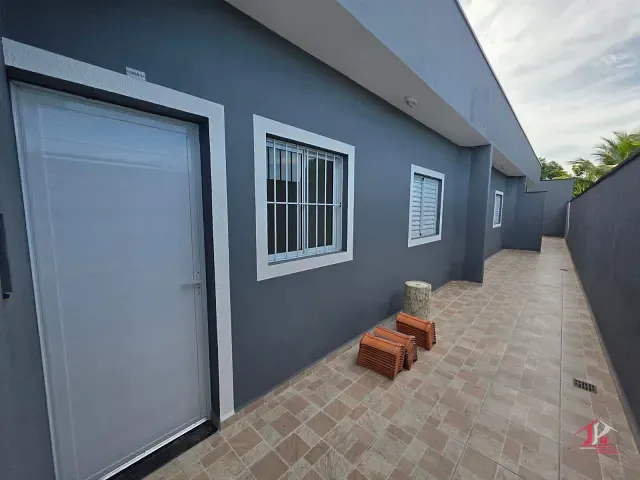 Casa 2 quartos e 1 banheiro, à venda, no bairro Tupy em Itanhaém