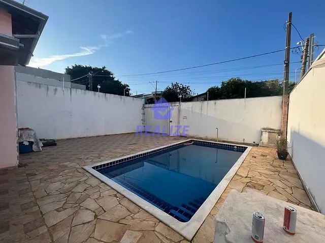 Casa com 250m² 3 quartos e 2 banheiros, à venda, no bairro Jardim Cambuí em Botucatu