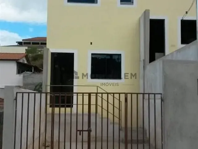 Casa com 70m², à venda, no bairro Santa Efigênia em Piranguinho