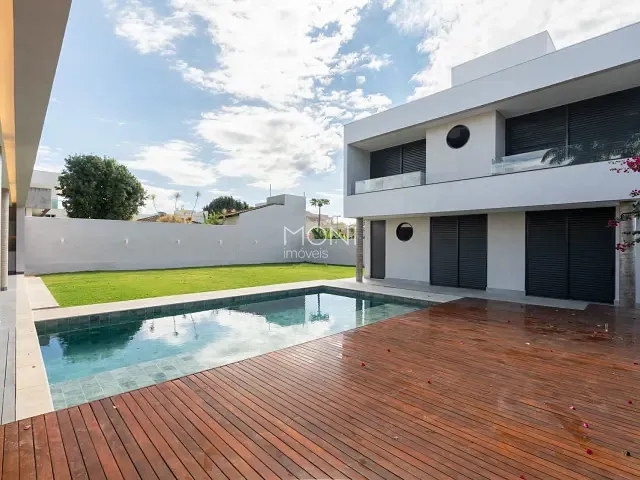 Casa 5 quartos e 6 banheiros, à venda, no bairro Setor Habitacional Jardim Botânico em Brasília