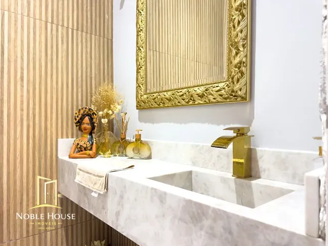 Casa com 1600m² 4 quartos e 6 banheiros, à venda ou para alugar, no bairro Pinheirinho em Vinhedo