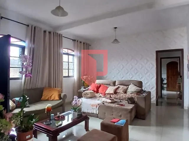 Casa 3 quartos e 2 banheiros, à venda, no bairro Ermelinda em Belo Horizonte