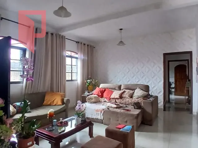 Casa 3 quartos e 2 banheiros, à venda, no bairro Ermelinda em Belo Horizonte