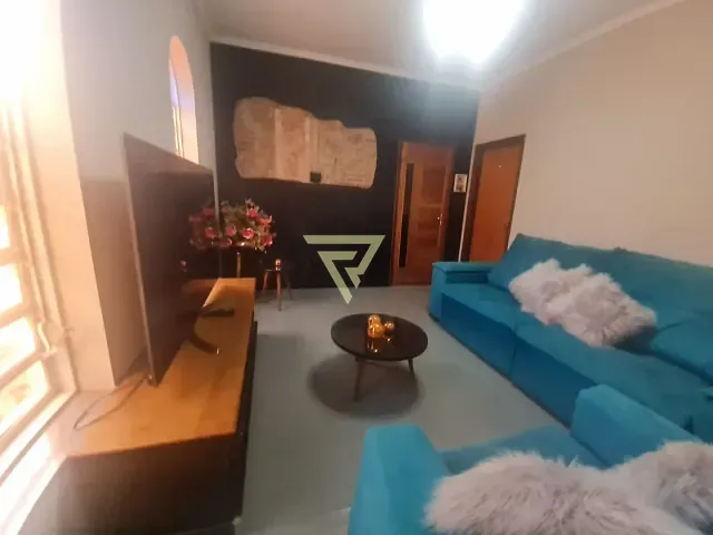 Casa com 250m² 3 quartos e 2 banheiros, à venda, no bairro Centro em Brodowski