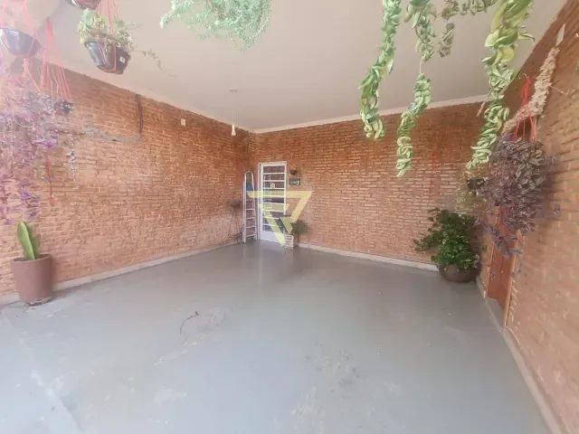 Casa com 250m² 3 quartos e 2 banheiros, à venda, no bairro Centro em Brodowski