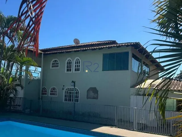 Casa com 2500m² 4 quartos e 7 banheiros, à venda ou para alugar, no bairro Park Way em Brasília