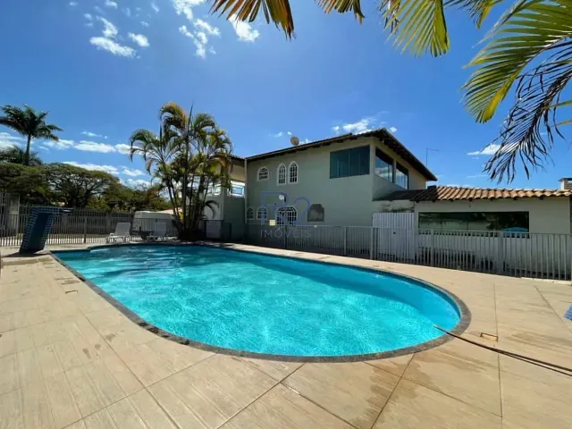 Casa com 2500m² 4 quartos e 7 banheiros, à venda ou para alugar, no bairro Park Way em Brasília