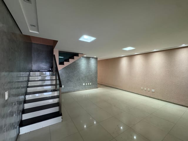Casa 3 quartos e 2 banheiros, à venda, no bairro Vale das Amendoeiras em Contagem