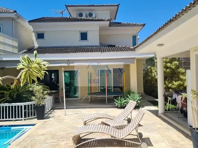 Casa com 350m² 3 quartos e 5 banheiros, à venda, no bairro Camboinhas em Niterói