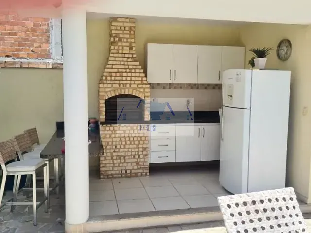 Casa com 350m² 3 quartos e 5 banheiros, à venda, no bairro Camboinhas em Niterói