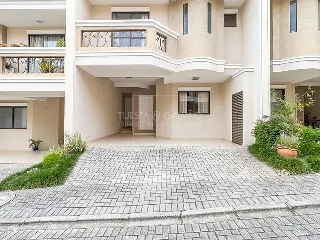 Casa com 186m² 3 quartos e 2 banheiros, à venda, no bairro Santa Felicidade em Curitiba