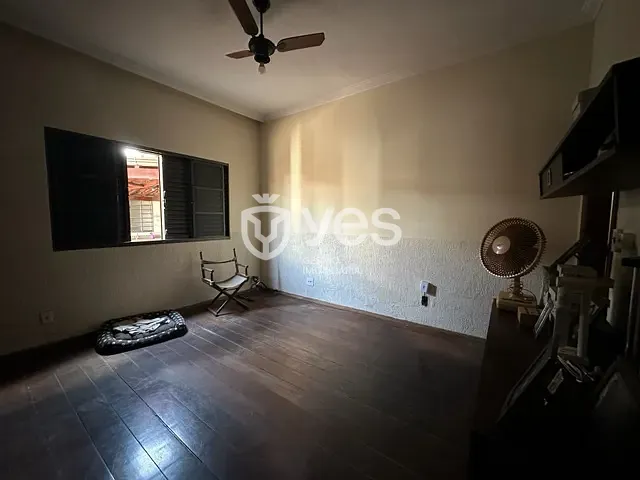 Casa com 342m² 3 quartos e 3 banheiros, à venda, no bairro Alvorada em Araxá