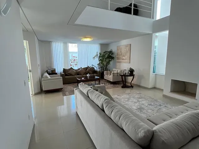 Casa 4 quartos e 3 banheiros, à venda, no bairro Vila Nova Socorro em Mogi das Cruzes