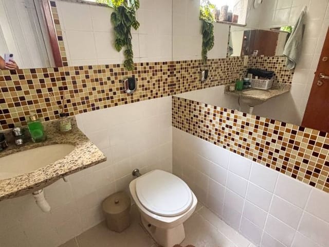 Casa com 90m² 2 quartos e 1 banheiro, à venda, no bairro Riviera Fluminense em Macaé