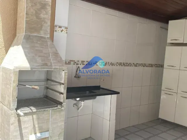 Sobrado com 125m² 3 quartos e 2 banheiros, à venda, no bairro Jardim das Indústrias em São José dos Campos
