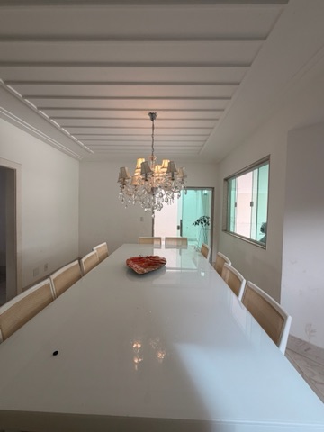 Casa com 392m² 5 quartos e 7 banheiros, à venda ou para alugar, no bairro Parque Califórnia em Campos dos Goytacazes