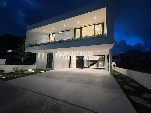 Casa com 364m² 4 quartos e 2 banheiros, à venda, no bairro Robalo em Aracaju