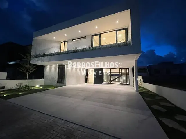 Casa com 364m² 4 quartos e 2 banheiros, à venda, no bairro Robalo em Aracaju