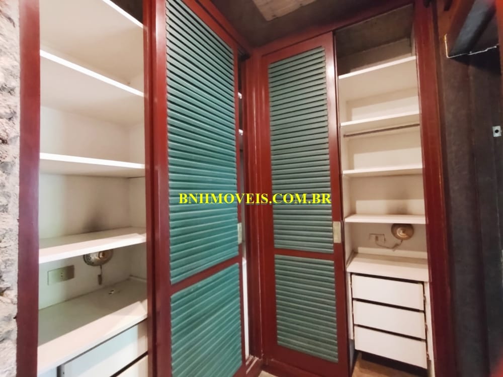 Casa à venda com 4 quartos, 750m² - Foto 23