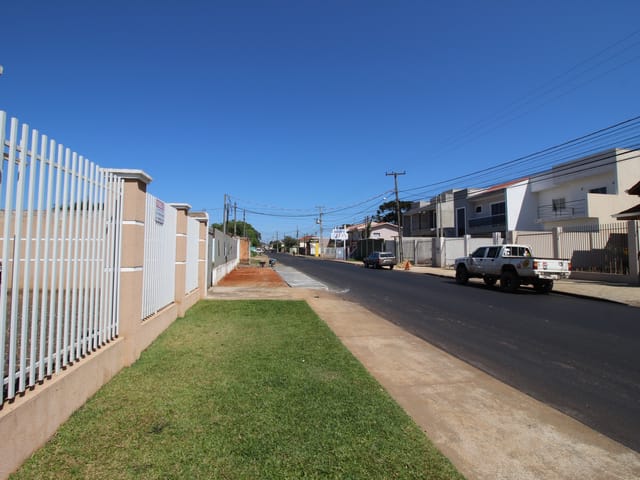 Casa com 630m² 2 quartos e 2 banheiros, à venda, no bairro Uvaranas em Ponta Grossa