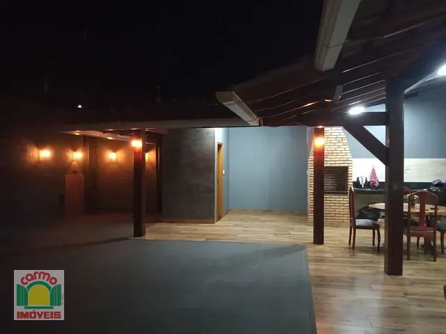 Casa com 300m² 3 quartos e 3 banheiros, à venda, no bairro Residencial Flamboyant em Anápolis